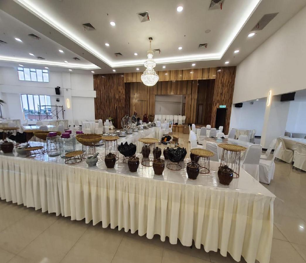Sri Indar Hotel & Suites Parit Buntar Extérieur photo