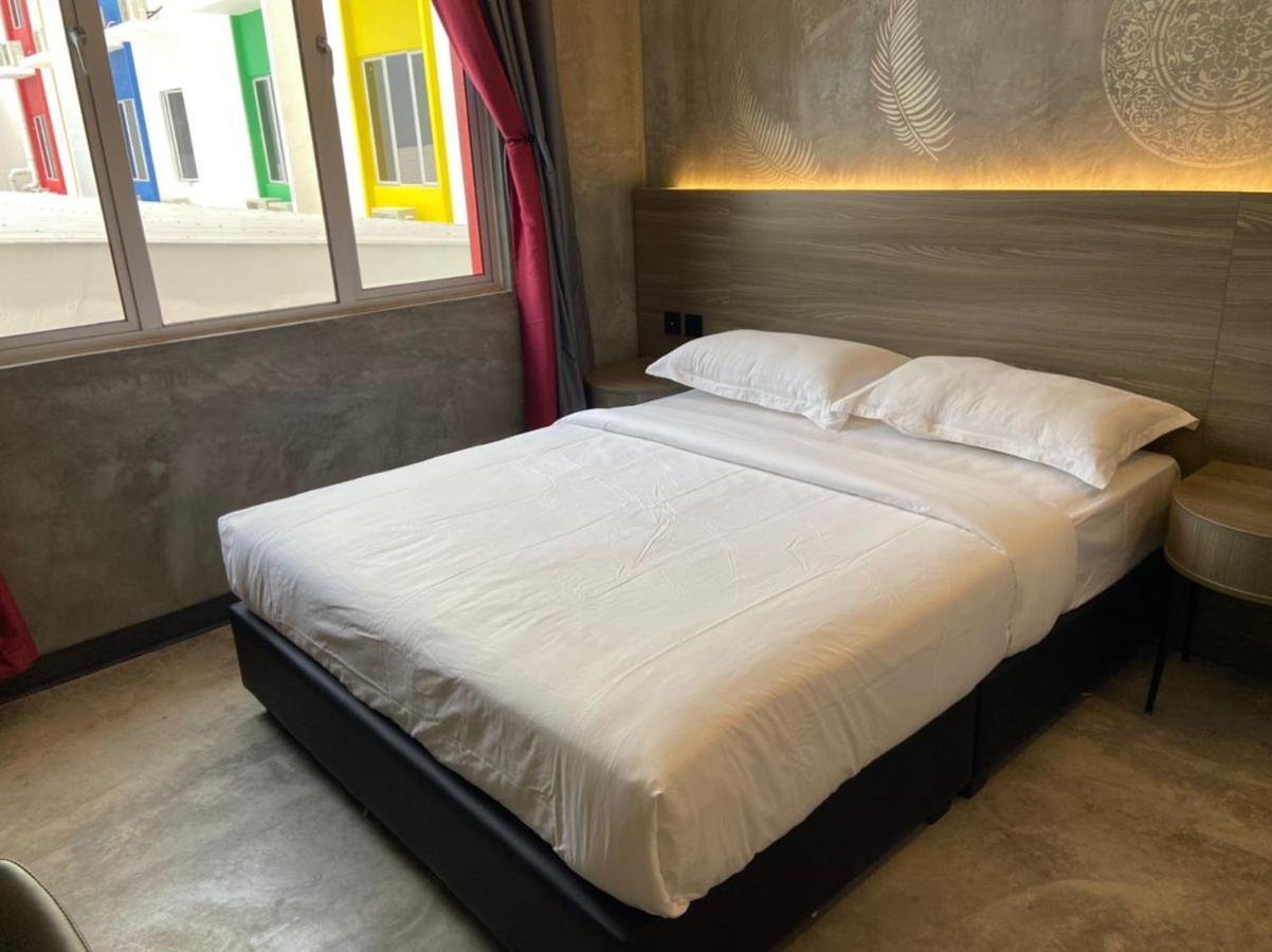 Sri Indar Hotel & Suites Parit Buntar Extérieur photo