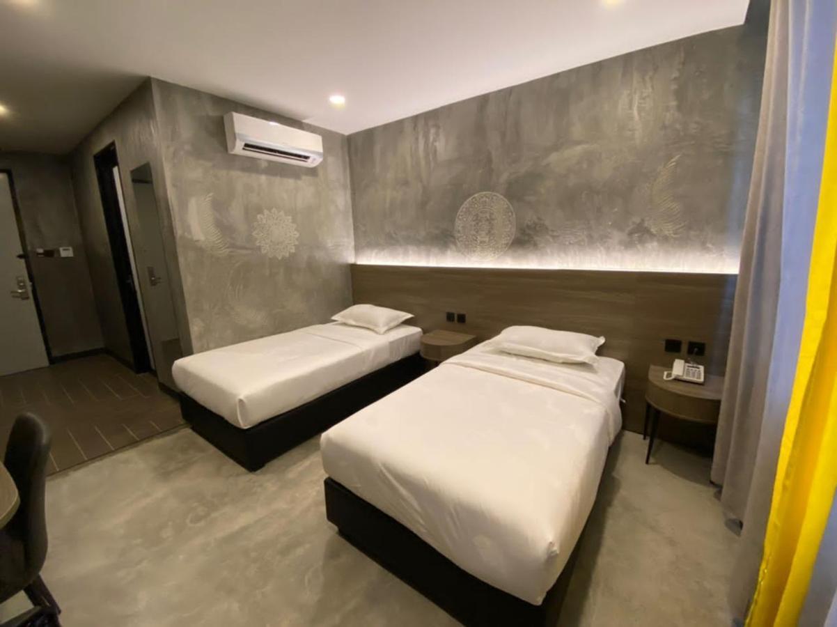 Sri Indar Hotel & Suites Parit Buntar Extérieur photo