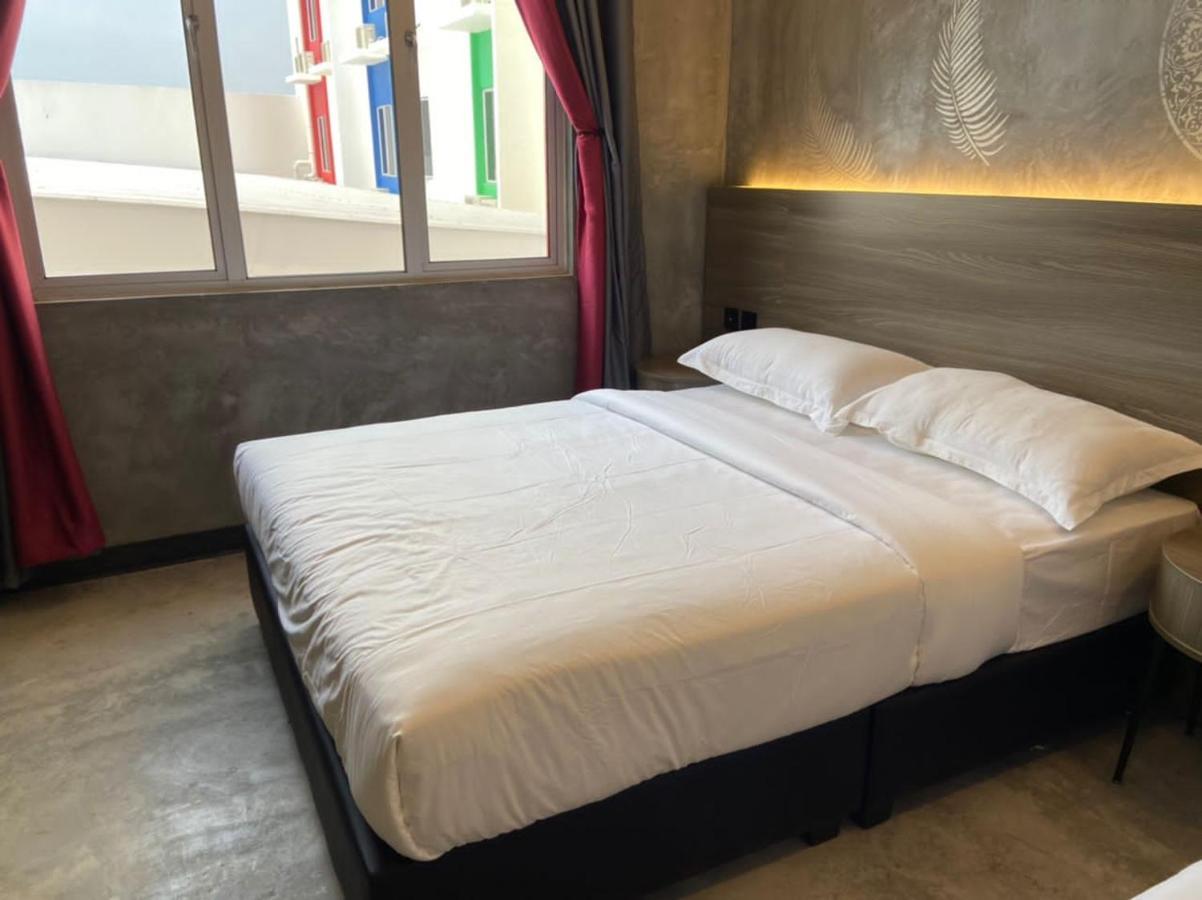 Sri Indar Hotel & Suites Parit Buntar Extérieur photo