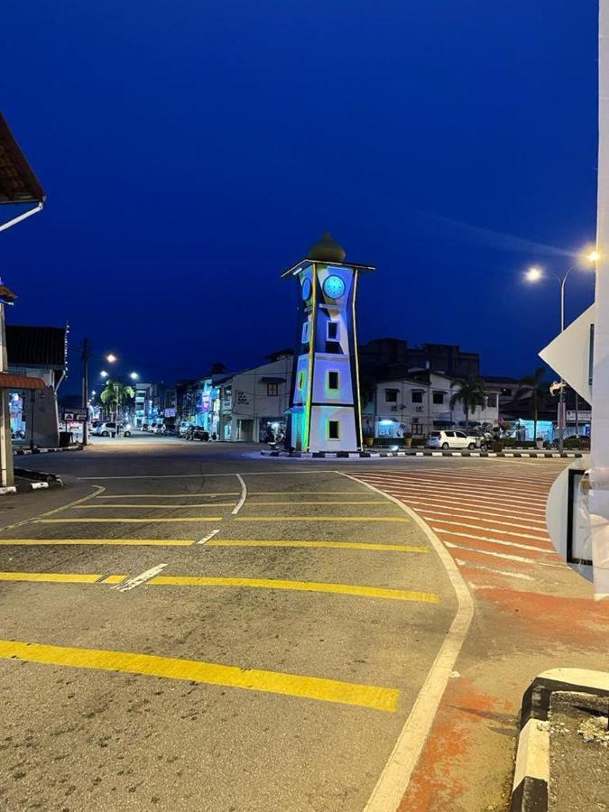 Sri Indar Hotel & Suites Parit Buntar Extérieur photo