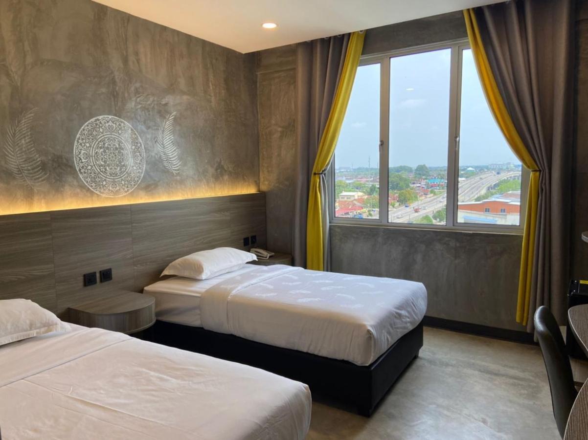 Sri Indar Hotel & Suites Parit Buntar Extérieur photo