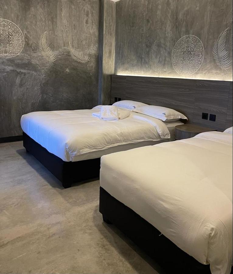 Sri Indar Hotel & Suites Parit Buntar Extérieur photo