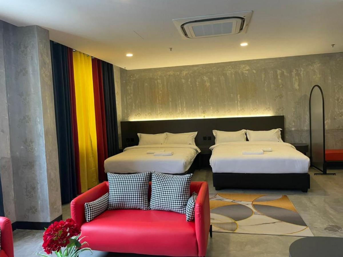 Sri Indar Hotel & Suites Parit Buntar Extérieur photo