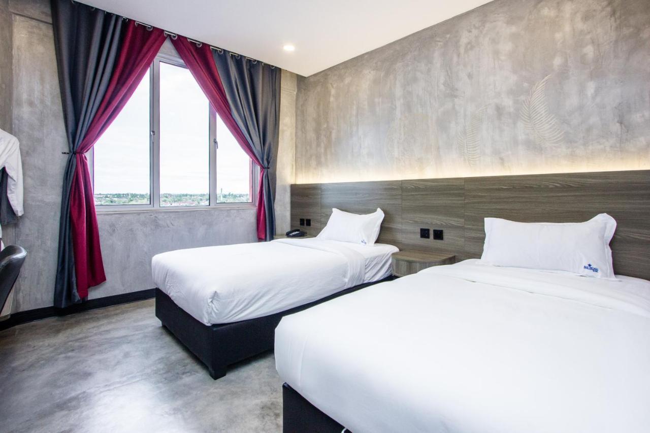 Sri Indar Hotel & Suites Parit Buntar Extérieur photo
