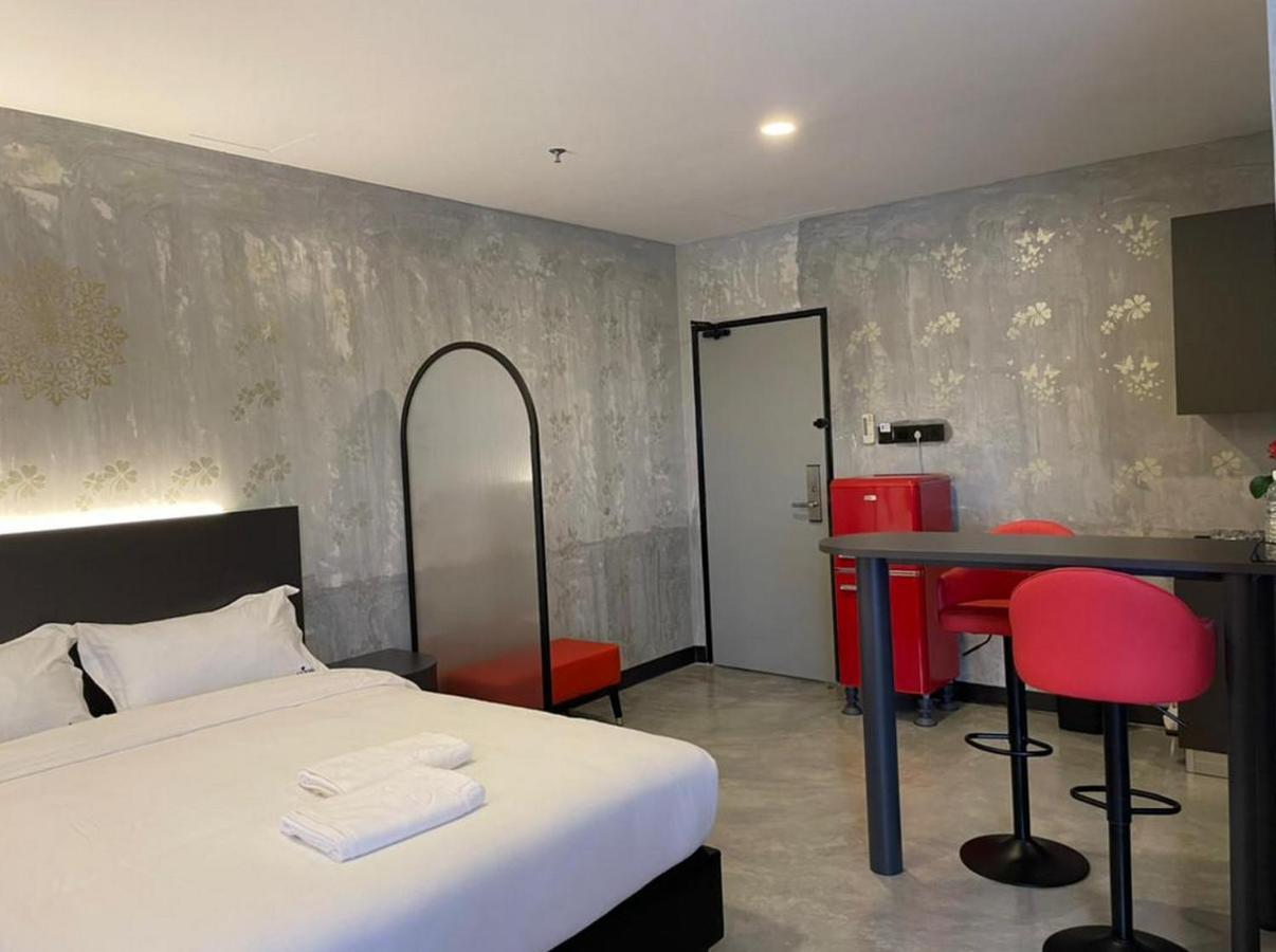 Sri Indar Hotel & Suites Parit Buntar Extérieur photo