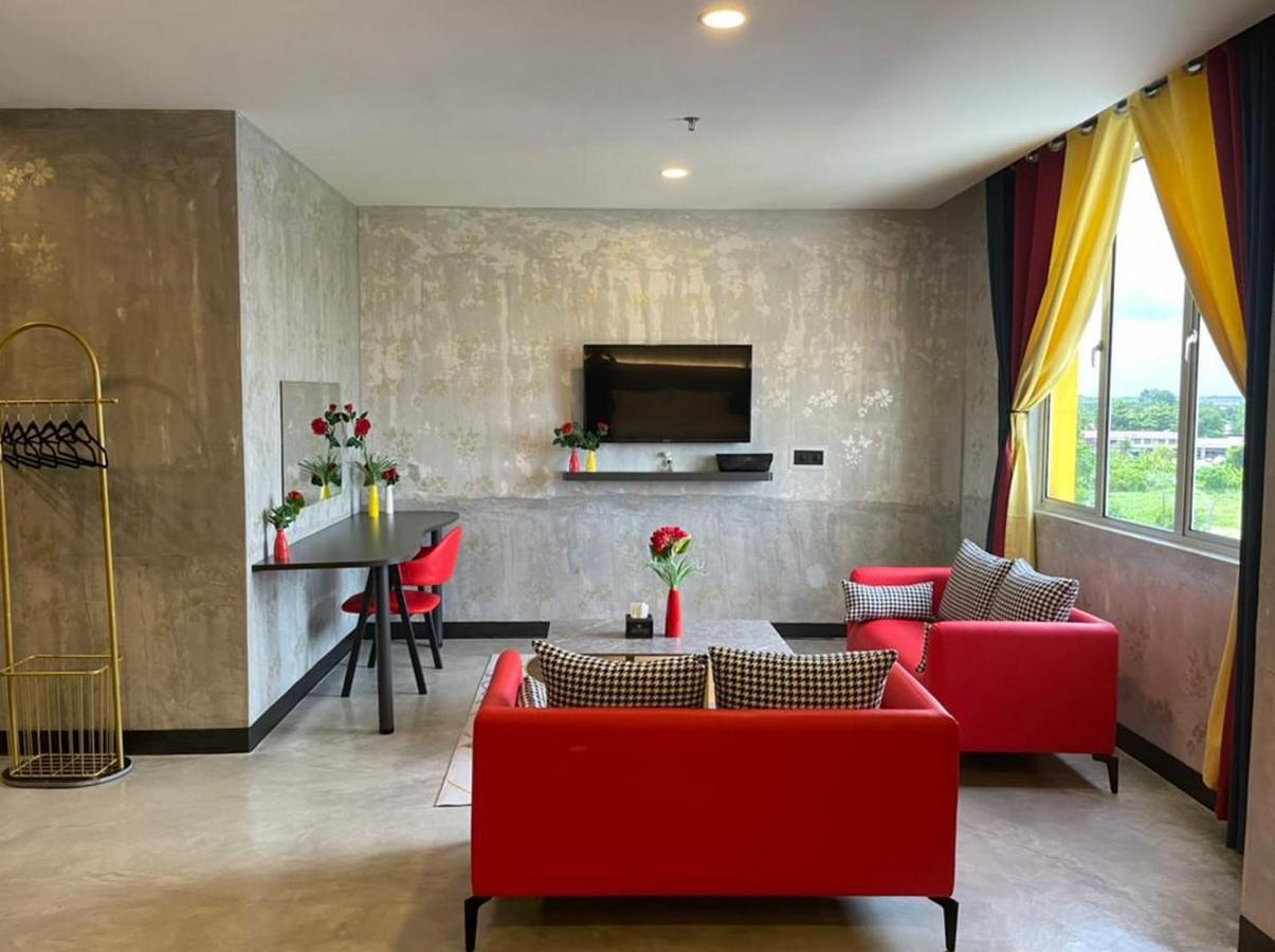 Sri Indar Hotel & Suites Parit Buntar Extérieur photo
